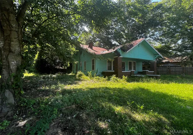 Homes for sale in Selma, AL | 2019 Broad St, Selma, AL 36701 | MLS# 584736