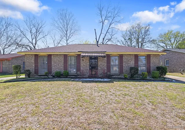 Photo 3 of Sale Pending at 4323 Sunnybrook Dr, Montgomery, AL 36108 | MLS# 584925 | Listing updated on 2026-06-24