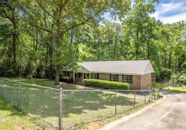 Homes for sale in Tallassee, AL | 818 Godwin Rd, Tallassee, AL 36078 | MLS# 584954