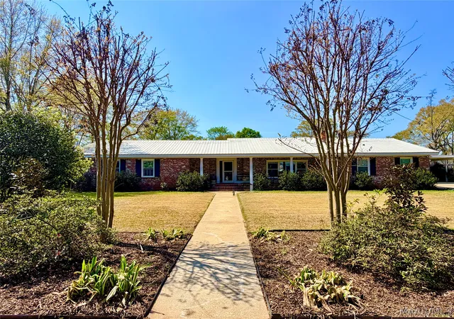 Photo 2 of Single family home for sale at 231 Burnett St, Greenville, AL 36037 | MLS# 584970 | Listing updated on 2026-08-28