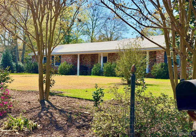 Photo 3 of Single family home for sale at 231 Burnett St, Greenville, AL 36037 | MLS# 584970 | Listing updated on 2026-08-28