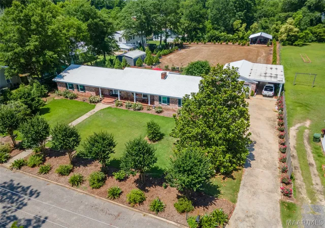 Photo 3 of Single family home for sale at 231 Burnett St, Greenville, AL 36037 | MLS# 584970 | Listing updated on 2026-08-28