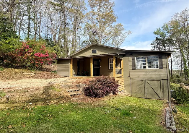 Homes for sale in Eclectic, AL | 30 Hill Dr, Eclectic, AL 36024 | MLS# 585006