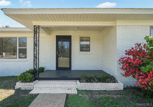 Photo 3 of Sale Pending at 2283 Us Hwy 31 N, Deatsville, AL 36022 | MLS# 584911 | Listing updated on 2026-07-21