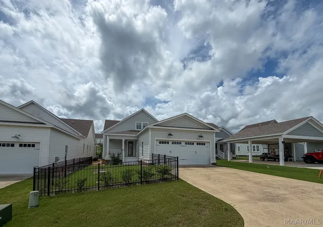 Homes for sale in Pike Road, AL | 141 Hillbrook Dr, Pike Road, AL 36064 | MLS# 584993