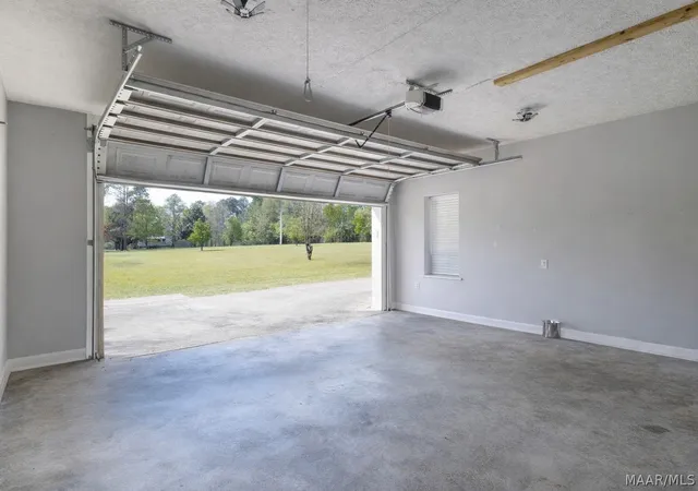 34th image of 198 Meadow Ln, Deatsville, AL 36022 | MLS# 585135