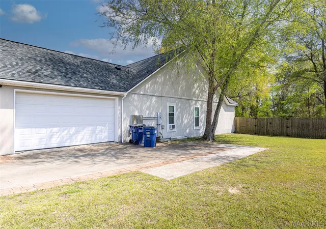 4th image of 198 Meadow Ln, Deatsville, AL 36022 | MLS# 585135