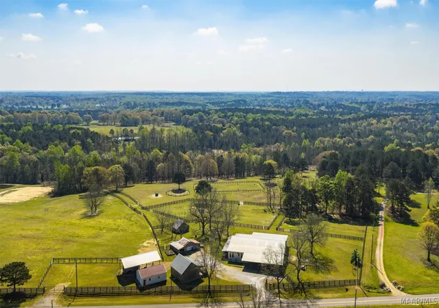 2nd image of 398 Abrams Rd, Tallassee, AL 36078 | MLS# 585153