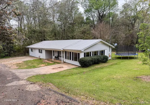 2nd image of 840 Smith St, Thomasville, AL 36784 | MLS# 585043