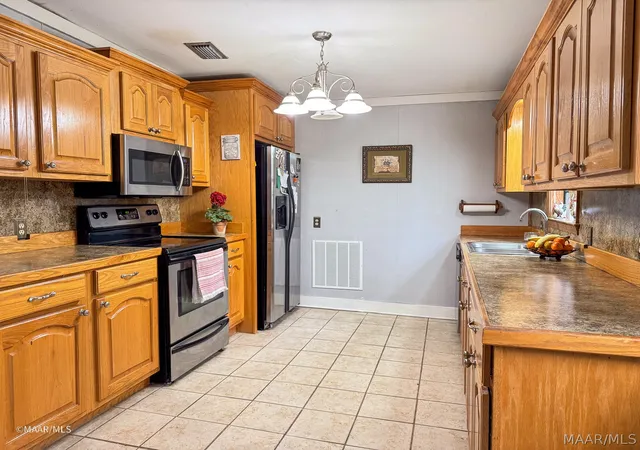 4th image of 840 Smith St, Thomasville, AL 36784 | MLS# 585043
