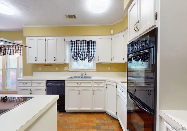 Photo 3 of Single family home for sale at 3240 Anne Arbor Pl, Montgomery, AL 36106 | MLS# 584996 | Listing updated on 2026-08-18