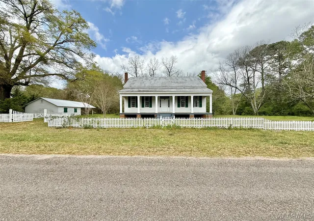 2nd image of 324 Centenary St, Valley Grande, AL 36701 | MLS# 585224