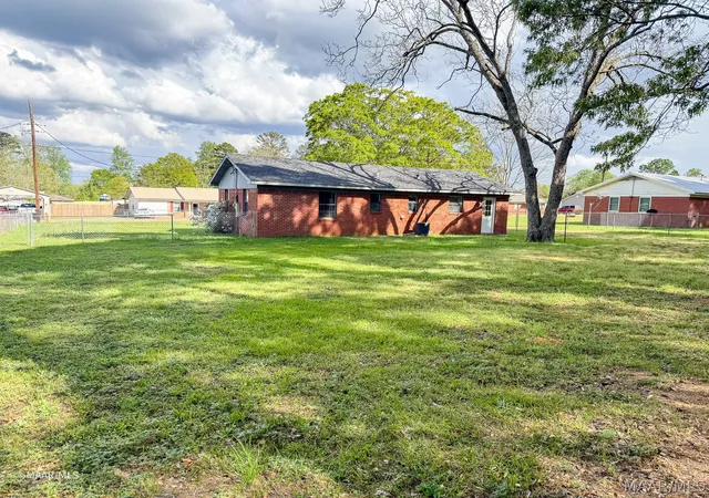 4th image of 98 Poplar St, Grove Hill, AL 36451 | MLS# 585199