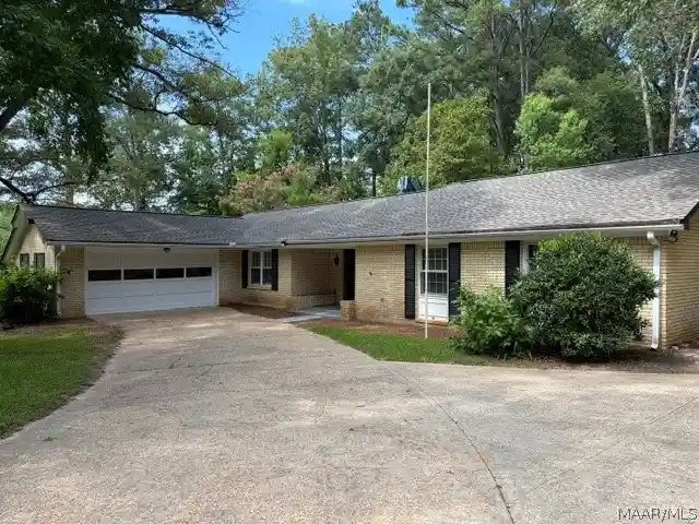 Photo 1 of Single family home for sale at 375 Pine Forest Dr, Wetumpka, AL 36093 | MLS# 585392 | Listing updated on 2026-10-27