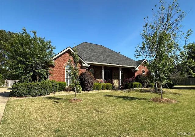 Homes for sale in Montgomery, AL | 416 Towne Lake, Montgomery, AL 36117 | MLS# 585429