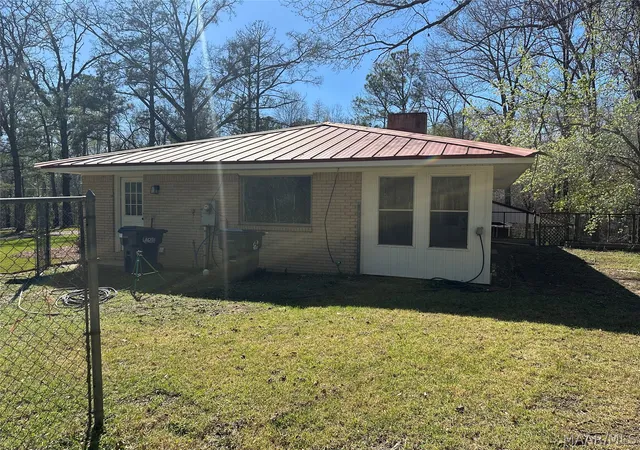 2nd image of 396 Spring Ln, Deatsville, AL 36022 | MLS# 585425