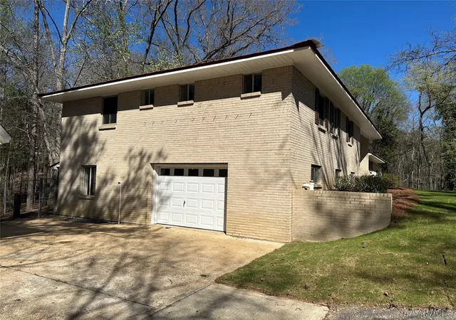3rd image of 396 Spring Ln, Deatsville, AL 36022 | MLS# 585425
