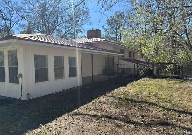 4th image of 396 Spring Ln, Deatsville, AL 36022 | MLS# 585425