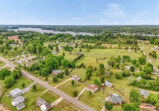 Homes for sale in Wetumpka, AL | 7790 Holtville Rd, Wetumpka, AL 36092 | MLS# 585508