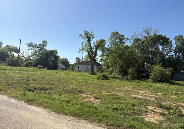 3rd image of 1714 Minter Ave, Selma, AL 36703 | MLS# 585158