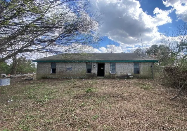 12th image of 223 County Road 68 Road W, Deatsville, AL 36022 | MLS# 585704