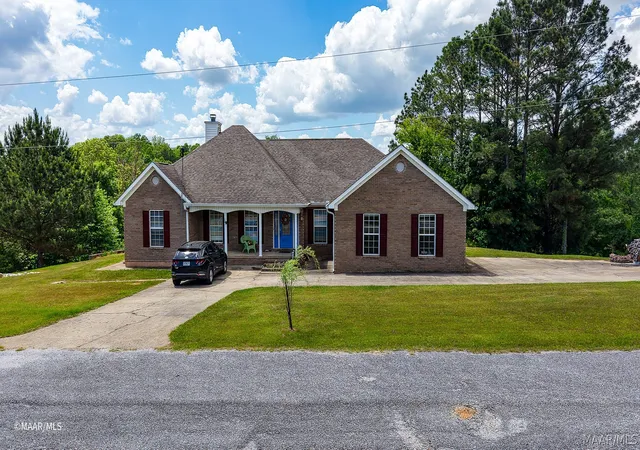 Photo 3 of Single family home for sale at 406 Chimney Rock Dr, Alberta, AL 36720 | MLS# 585851 | Listing updated on 2026-09-29