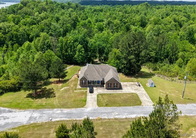 Photo 4 of Single family home for sale at 406 Chimney Rock Dr, Alberta, AL 36720 | MLS# 585851 | Listing updated on 2026-09-29