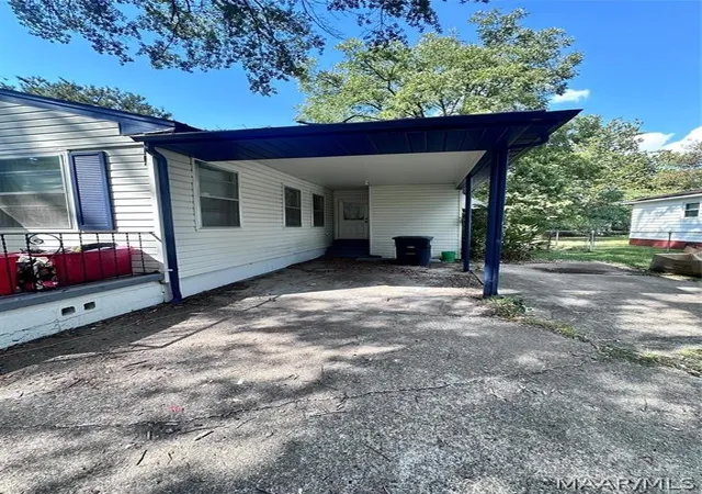 Homes for sale in Birmingham, AL | 1632 58th St W, Birmingham, AL 35228 | MLS# 585876