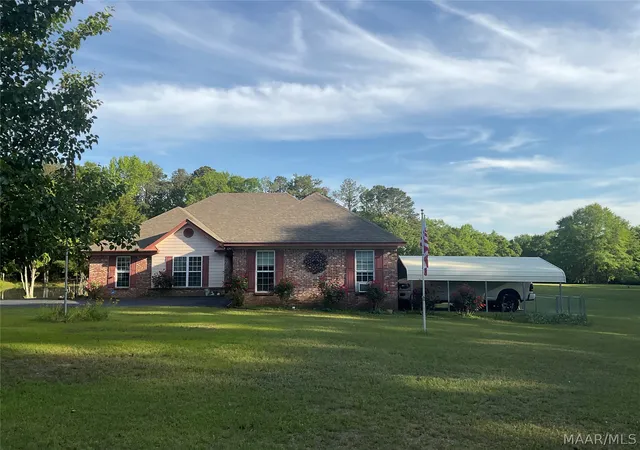 Photo 1 of Single family home for sale at 4955 Friendship Rd, Tallassee, AL 36078 | MLS# 585903 | Listing updated on 2026-07-09