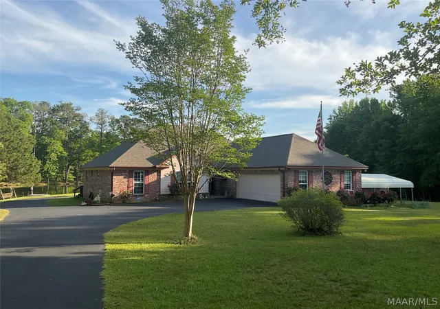 Photo 3 of Single family home for sale at 4955 Friendship Rd, Tallassee, AL 36078 | MLS# 585903 | Listing updated on 2026-07-09