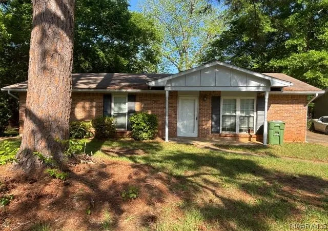 2nd image of 416 Pecan Tree Dr, Montgomery, AL 36109 | MLS# 585951