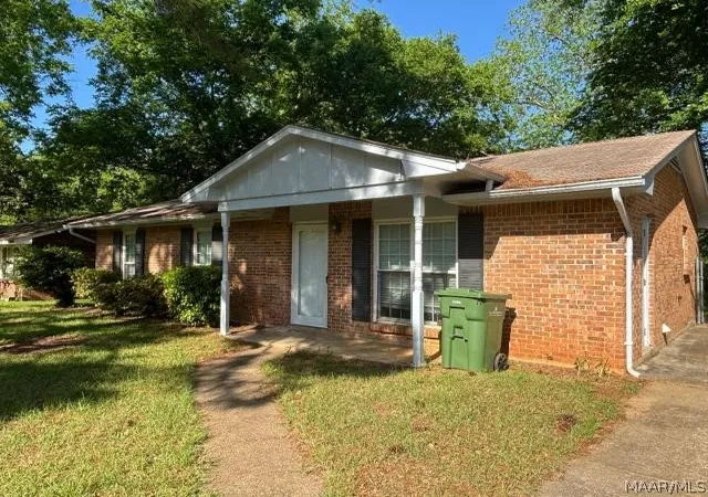 3rd image of 416 Pecan Tree Dr, Montgomery, AL 36109 | MLS# 585951