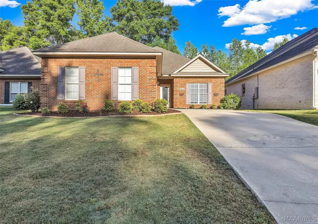 Homes for sale in Wetumpka, AL | 685 River Birch Cir, Wetumpka, AL 36093 | MLS# 585907