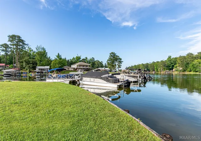 Homes for sale in Tallassee, AL | 137 Williamson Tr, Tallassee, AL 36078 | MLS# 586000