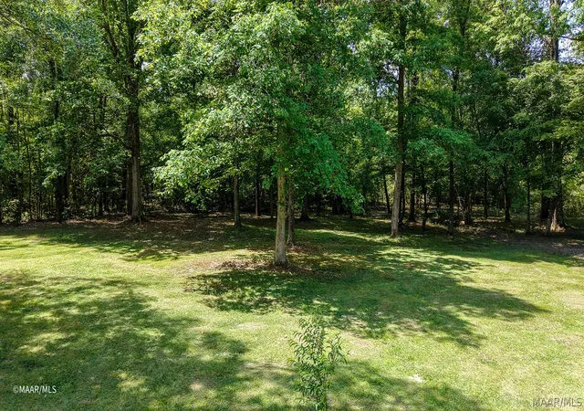 4th image of 884 Berkshire Ct, Thomasville, AL 36784 | MLS# 585811