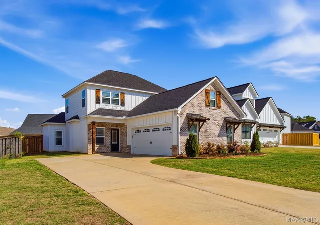 Photo 1 of Single family home for sale at 31 Ivy Loop, Phenix City, AL 36867 | MLS# 586018 | Listing updated on 2026-09-01
