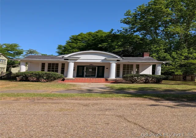 Homes for sale in Selma, AL | 711 Arsenal Pl, Selma, AL 36701 | MLS# 586092