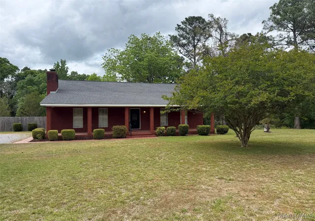 Homes for sale in Deatsville, AL | 2207 County Road 85, Deatsville, AL 36022 | MLS# 586120