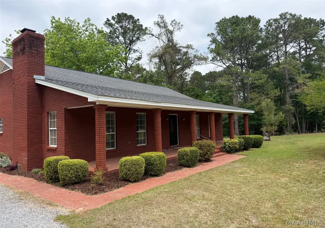 3rd image of 2207 County Road 85, Deatsville, AL 36022 | MLS# 586120