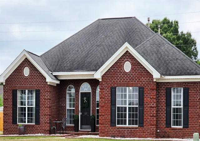 Photo 1 of Single family home for sale at 107 Sparrow Point Ct, Deatsville, AL 36022 | MLS# 586142 | Listing updated on 2026-07-01