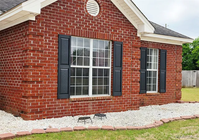 Photo 3 of Single family home for sale at 107 Sparrow Point Ct, Deatsville, AL 36022 | MLS# 586142 | Listing updated on 2026-07-01