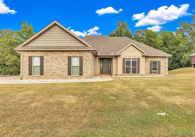 1st image of 322 Sunnybrook Dr, Deatsville, AL 36022 | MLS# 586170