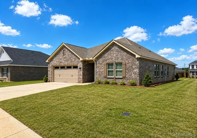 2nd image of 24 Pedric Dr, Wetumpka, AL 36093 | MLS# 586274