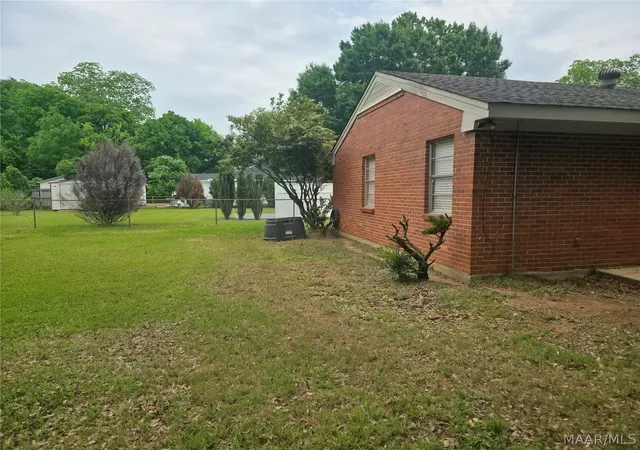 Homes for sale in Montgomery, AL | 3739 Honeysuckle Rd, Montgomery, AL 36109 | MLS# 586250