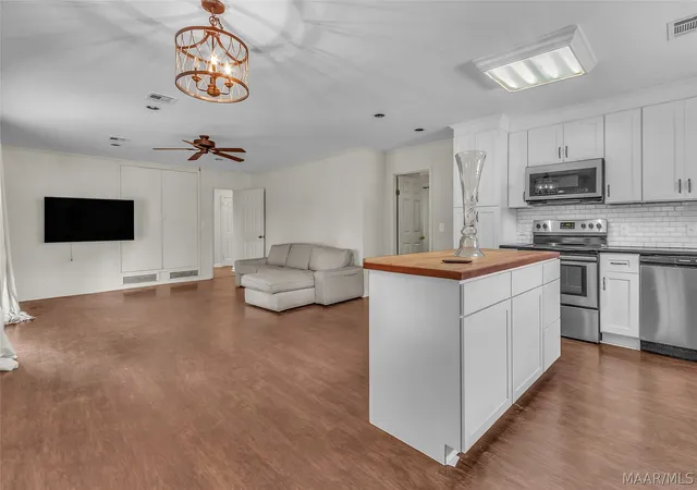 2nd image of 3318 Sommerville Dr, Montgomery, AL 36111 | MLS# 586397