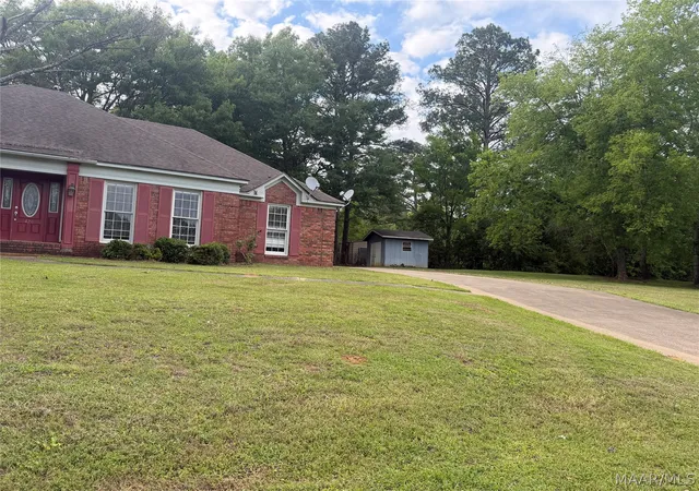 Homes for sale in Selma, AL | 420 Ivanhoe Dr, Selma, AL 36701 | MLS# 586434