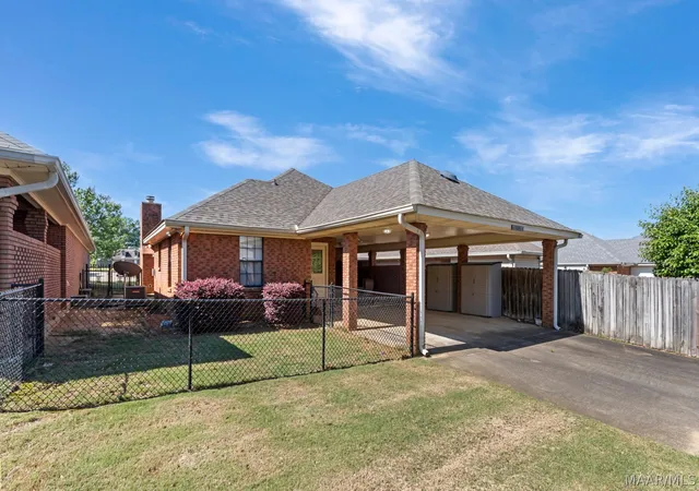 2nd image of 1715 Pebble Creek Dr, Prattville, AL 36066 | MLS# 586392
