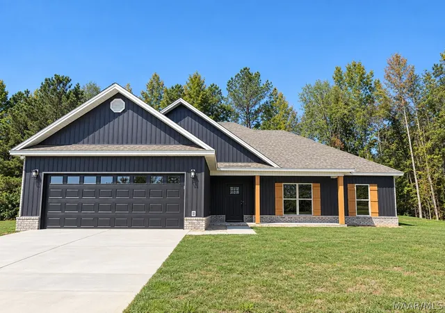 Photo 1 of Single family home for sale at 153 Trotter's View Rd, Wetumpka, AL 36093 | MLS# 586512 | Listing updated on 2026-09-21