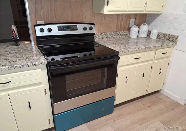 Photo 3 of Single family home for sale at 3042 Woodley Park Dr, Montgomery, AL 36116 | MLS# 585865 | Listing updated on 2026-07-14