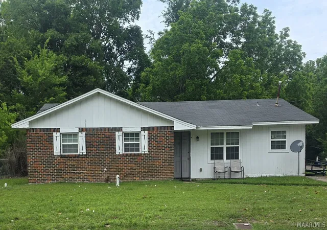 Homes for sale in Montgomery, AL | 4200 E Lawnwood Dr, Montgomery, AL 36108 | MLS# 586568